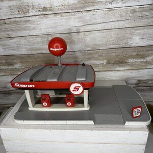 Hot Wheels SNAP ON Garage Service Station Play Set Diorama 1/64 Scale  Works